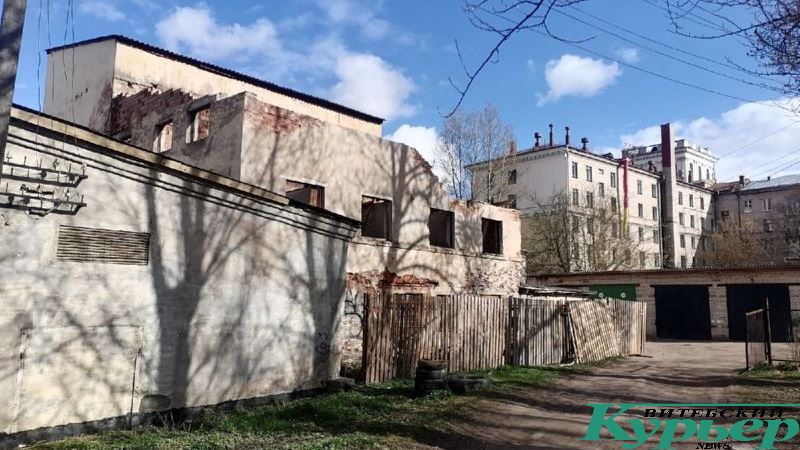 Клуб металлистов сзади