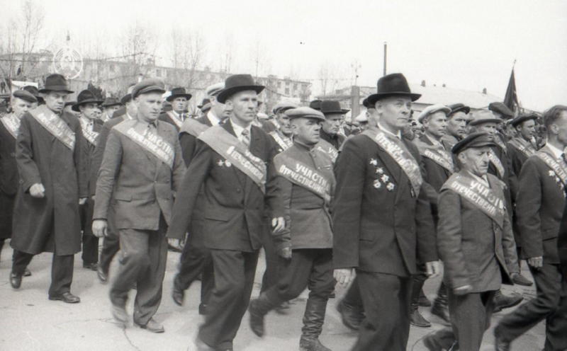 Ветераны на параде 9 мая 1965 года