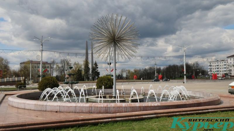 Фонтан на площади Победы, пущенный 1 мая