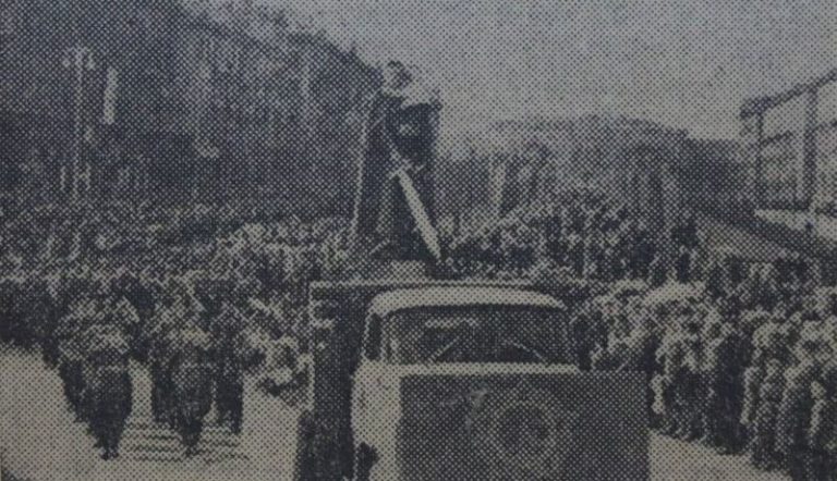 8 мая 1965 года. "Живая скульптура" "Памятник советскому воину-освободителю в Берлине"
