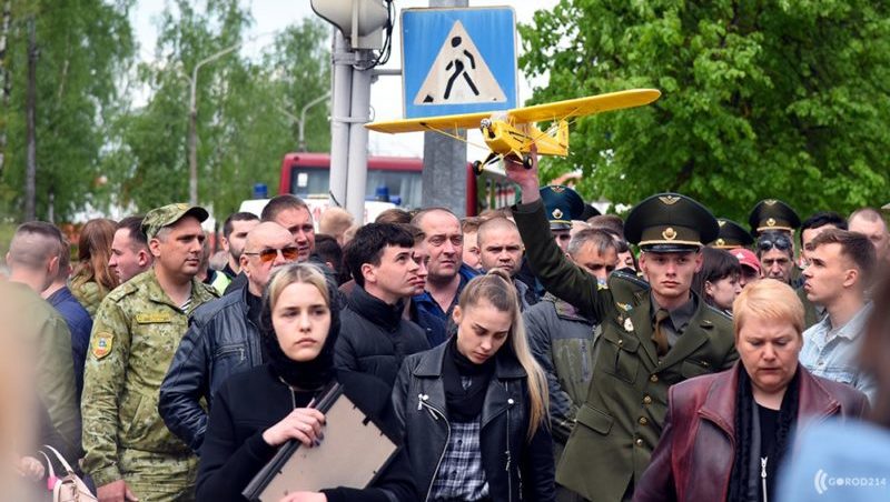 Похороны летчика 10