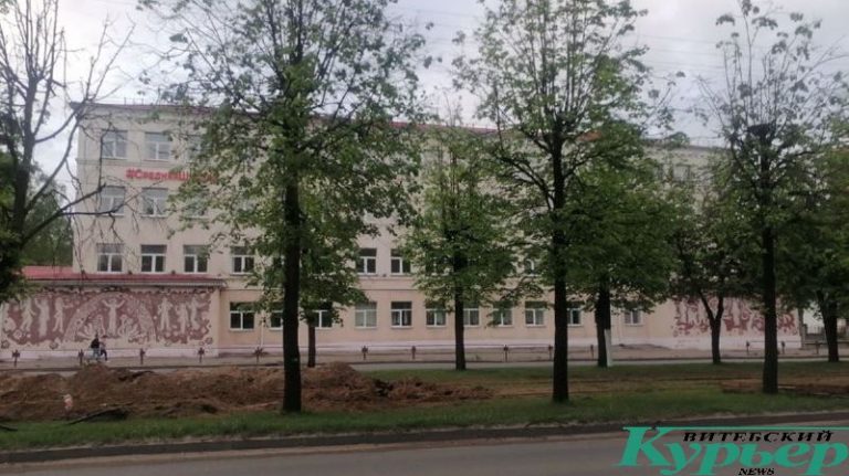 Рельсы и шпалы у 3-й школы