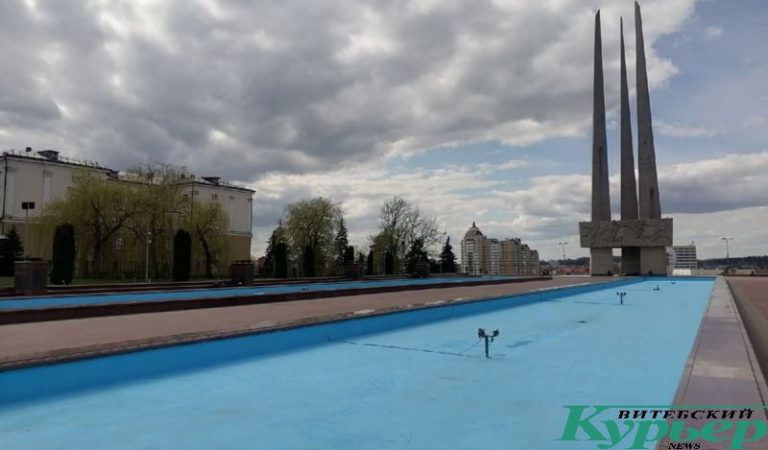Фонтан у мемориального комплекса на площади Победы