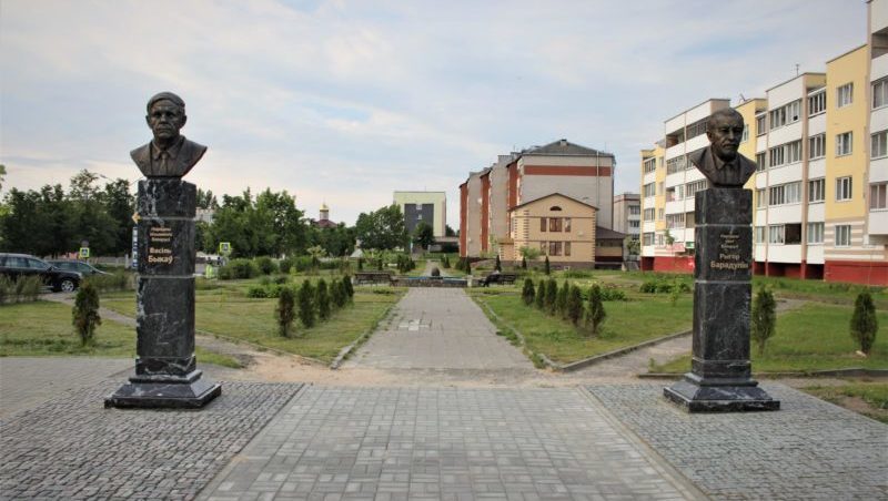 памяник быкову и бородулину