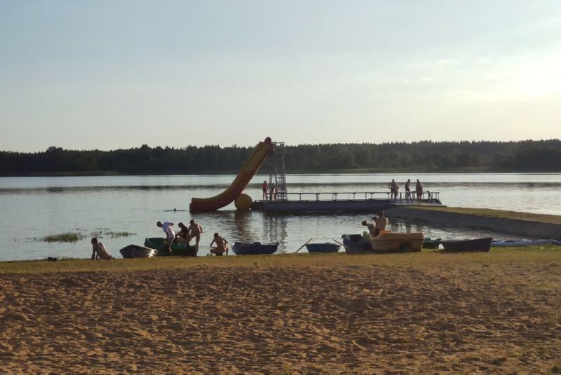 Аттракционы на пляже в Долже