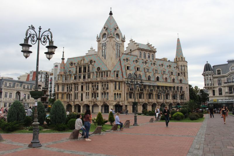 На площади в Батуми
