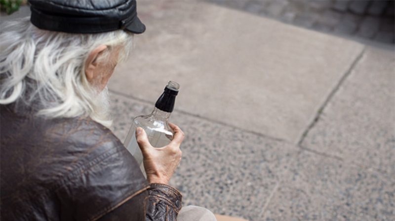 алкоголики