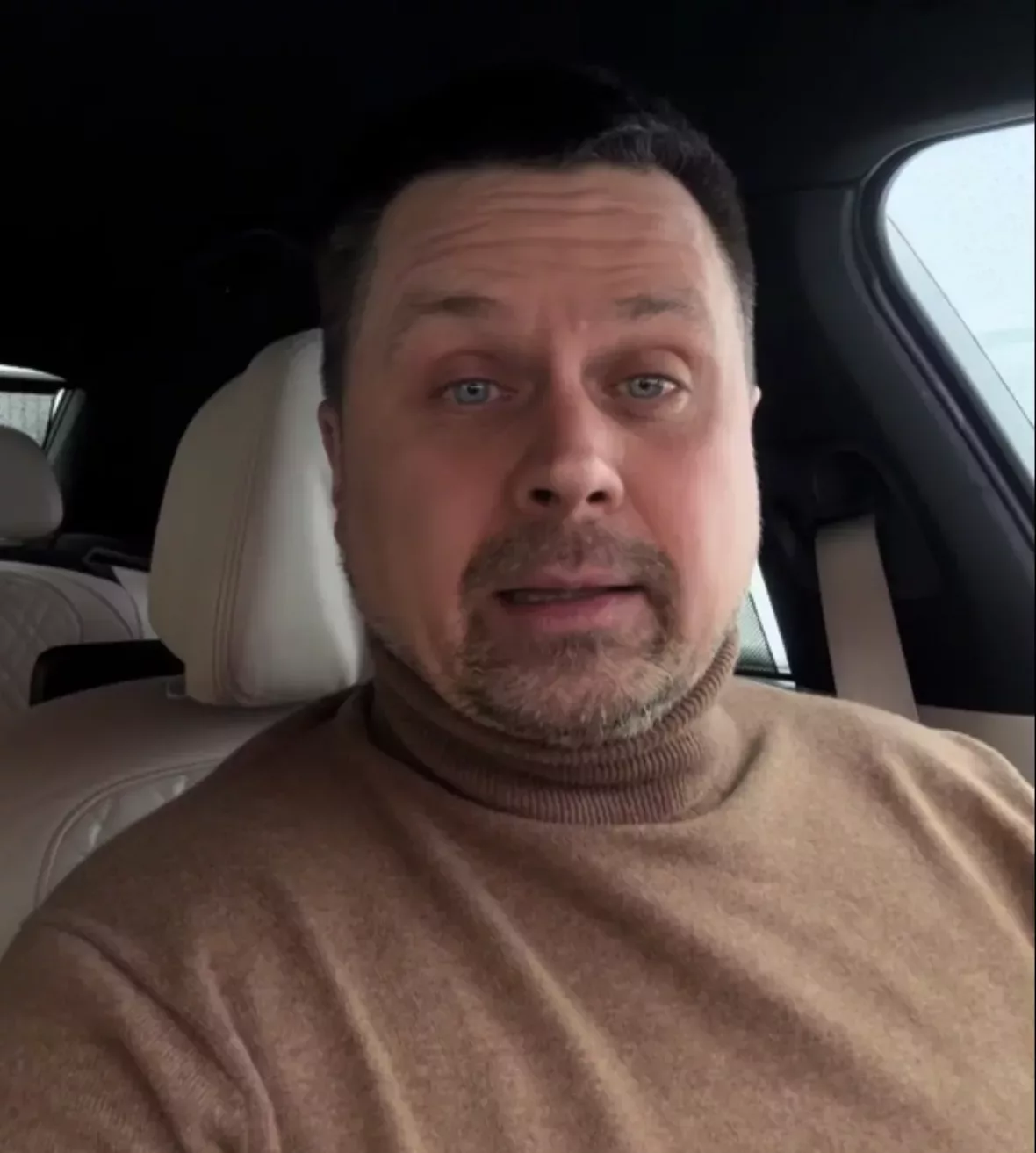 Скриншот с видеообращения Дмитрия Скиндерева